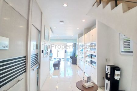 Dijual Ruko 3 Lantai Golden Boulevard BSD Tangsel, Strategis, Dekat Pintu Masuk, Hadap Jalan Utama