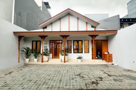 Dijual Rumah Brand New Cocok untuk Kantor, Lokasi Strategis di Kebayoran Baru, Jakarta Selatan