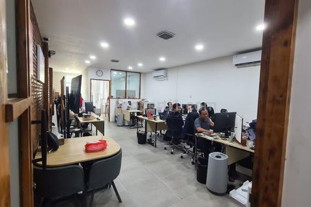 Disewakan Ruko Permata Senayan LT 75 m2 di Senayan, Jakarta Selatan Murah