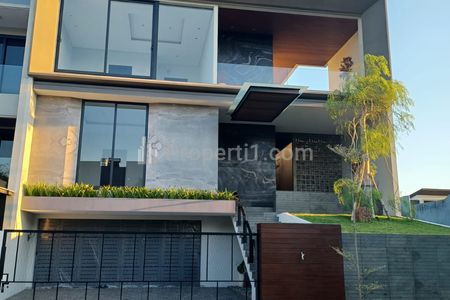 Jual Rumah Mewah Baru Gress Citraland Surabaya - Bangunan 3 Lantai SHM Bagus