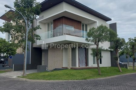 Dijual Rumah Baru Hook di Dian Istana Wiyung Surabaya