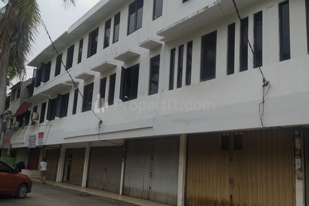 Dijual Ruko Gandeng 5 Unit 3 Lantai di Jalan Gading Griya Lestari Jakarta Utara