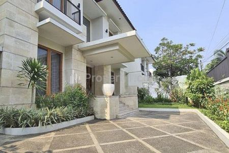 Disewakan Rumah 5 Kamar Tidur di Area Kemang Jakarta Selatan | SSP561