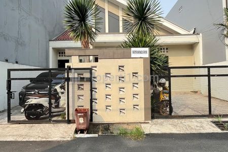Dijual Rumah Bagus Ada Mezzanine di Komplek Kav Tegal Perintis Bekasi