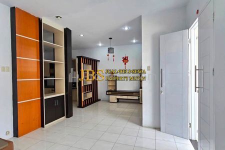 Disewakan Rumah 2 Tingkat di Komplek Mutiara Residence Medan Jalan RS Haji