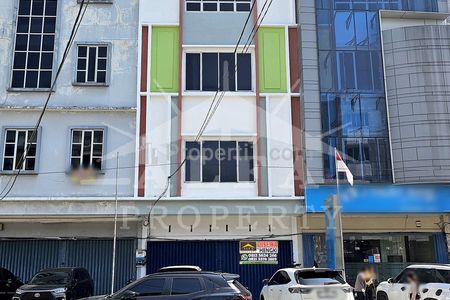 Sewa Ruko Pusat Kota Banyak Ruangan Cocok Kantor Cafe Bank Finance di Jalan Juanda, Pontianak