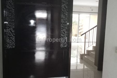 Dijual Rumah Murah 2 Lantai di Cluster Palm Spring Jakarta Garden City Jakarta Timur Siap Huni Minimalis Modern