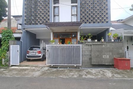 Dijual Rumah 3 Lantai di Turangga Buahbatu Bandung