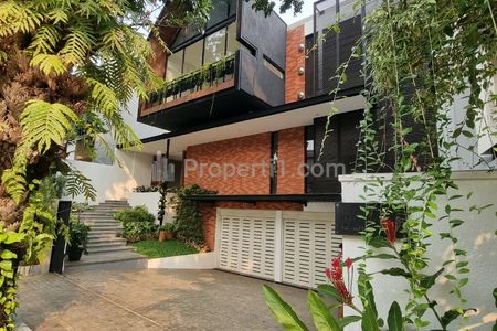 House for Rent in Kebayoran Baru, South Jakarta | 3 Storeys | 4 Bedrooms | Private Pool | Land 325 Sqm