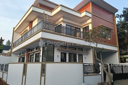 Dijual Rumah Siap Huni, 2 Lantai, Dekat Sekolah Kencana Loka BSD City Tangerang Selatan