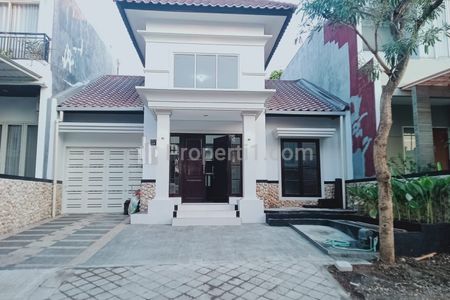 Disewakan Rumah Semi Furnish Fullerton Place Citraland Lakarsantri Surabaya Barat