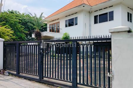 Ruang Usaha Disewakan di Raya Diponegoro Surabaya Selatan