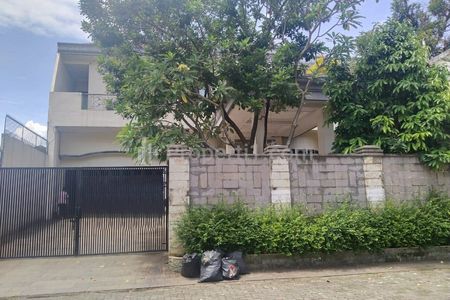 Jual Rumah Mewah SHM Strategis di Villa Cinere Mas Tangerang Selatan