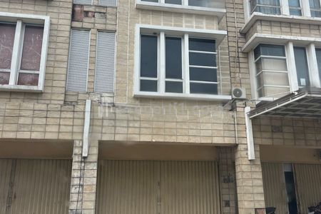 Disewakan Ruko Siap Pakai 3 Lantai di Asera Harapan Indah Bekasi