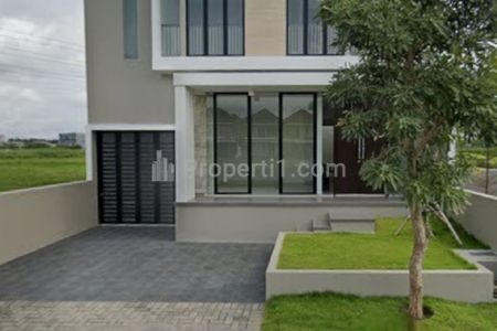 Disewakan Rumah Baru The Greenlake Citaland Surabaya Barat - Spesial 4+1 Kamar Tidur - Garasi Carport 3 Mobil Luas Dekat BINUS School, SGS, WBM