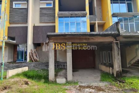 Dijual Rumah Komplek Graha Mansion Jalan Kapten Sumarsono - Helvetia, Medan Deli Serdang