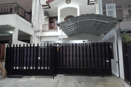 Disewakan Rumah 2 Lantai di Pondok Indah, Jakarta Selatan