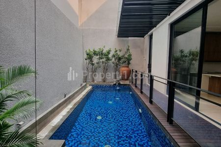 Sewa Rumah di Kebayoran Baru, Jakarta Selatan - Private Pool & Garden