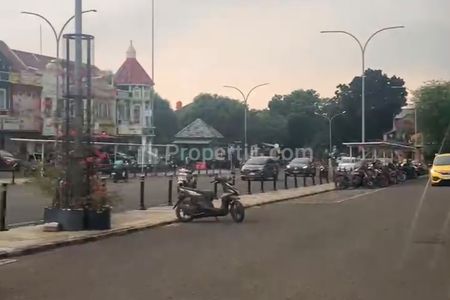 Jual Ruko Teramai di BSD Golden Vienna, Rawa Buntu, Tangerang Selatan - Free Parking, Hadap Jalan Raya