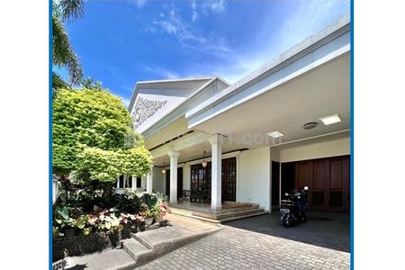 Jual Rumah Halaman Luas di Pangkalan Jati, Cinere, Depok