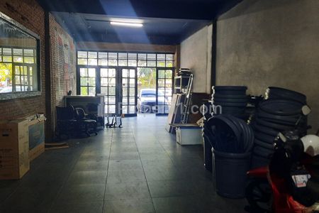 Disewakan Ruko HR Muhammad Surabaya, Sebelah Bank BNI