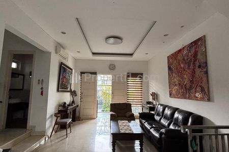 Sewa Rumah 3 Lantai Siap Huni di Bona Vista, Lebak Bulus, Jakarta Selatan - 4 Kamar Tidur Full Furnished
