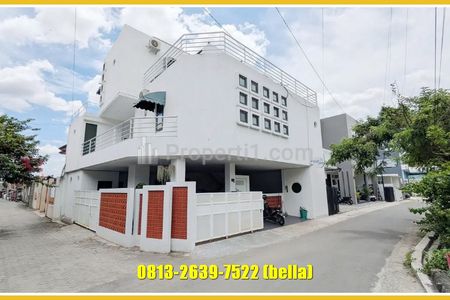 Jual Rumah 3 Lantai + Kost 11 Pintu di Kragilan Mlati Sleman - Hook 2 Muka - LT 167 LB 535 - SHM IMB Kos