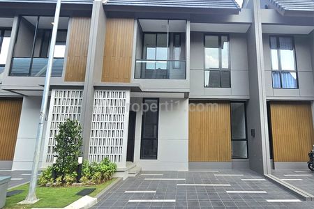 Disewakan Rumah Type Deluxe Siap Huni di Summarecon Crown Gading Cluster Viola Bekasi