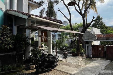 Dijual Rumah Siap Huni Berikut Usaha Kost-Kostan, Cocok Investasi di Bintaro, Jakarta Selatan