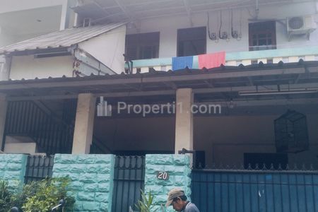 Dijual Rumah Bonus Kamar Kost Bebas Banjir Strategis di Wilayah Cilandak, Jakarta Selatan