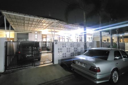Dijual Rumah Bagus Semi Furnished di Harapan Indah Cluster Aralia Bekasi