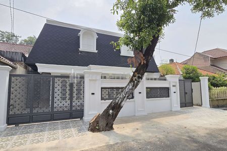 Dijual Rumah Renovasi Baru Kebayoran Baru, Jakarta Selatan