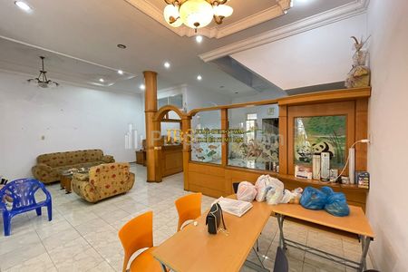 Dijual/Disewakan Rumah 2 Tingkat di Komplek Cemara Hijau Jalan Metal - Medan