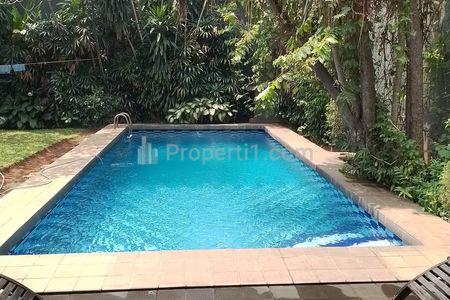 Sewa Rumah Siap Huni 5 BR Semi Furnish, Ada Kolam Renang di Kemang Dalam, Dekat Ampera, Simatupang, Antasari, Buncit, Mampang Prapatan, Jaksel