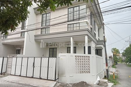Dijual Rumah Baru Taman Pondok Indah Surabaya