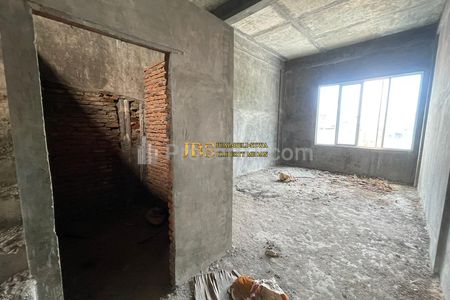 Dijual Townhouse di Komplek Setia Jadi Palace Jalan Setia Jadi