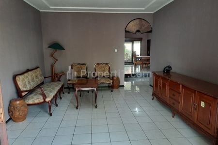 Dijual Rumah Besar Strategis Sayap Dago Bandung