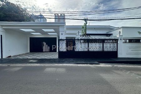 Dijual Brand New House Turun Harga di Cilandak, Jakarta Selatan