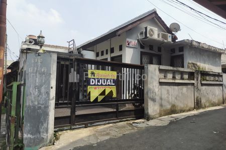Dijual Rumah Ex Kantor Bagus Anti Banjir Strategis di Wilayah Ciputat Tangsel
