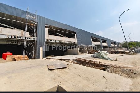Sewa Gudang Baru, Luas Bangunan 12068m2, Ada Delapan Loading Dock di Kawasan Industri Delta Silikon,Cikarang, Jawa Barat
