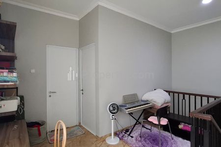 Jual Nego Rumah Siap Huni 3+1 BR di Cluster Nebraska, Kota Wisata Cibubur, Dekat Area Komersil, Raya Narogong, Gunung Putri, Bogor