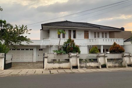 Dijual Rumah Hoek Kavling DKI Meruya LT 412 m² Cocok untuk Hunian dan Home Office