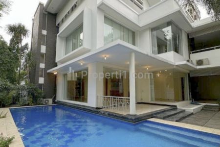 Disewakan Rumah Mewah 5 Kamar Tidur di Area Pondok Indah Jakarta Selatan | SSP461