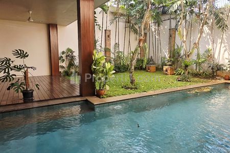 Luxury House for Rent in Exclusive Compound Cipete South Jakarta | 4+1 BR | Swimming Pool | LT 520 sqm