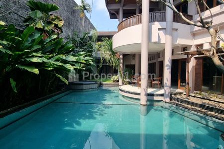Luxury House for Rent in Pondok Indah South Jakarta | 800 sqm Land | 5 BR | Pool & Jacuzzi