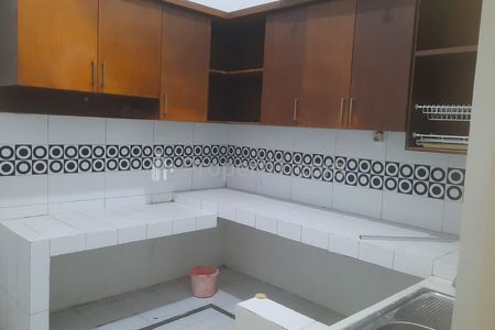 Disewakan / Dijual Rumah Graha Santosa Regency Surabaya Timur