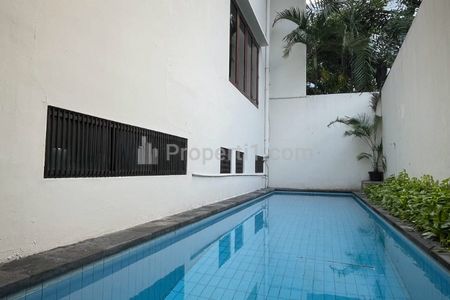 Dijual Rumah Mewah 4 Kamar di Kemang Jakarta Selatan - Ada Private Pool, Strategis