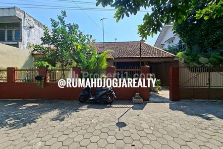 Jual Rumah dengan Tanah Luas dalam Perumahan Soragan Yogyakarta Dekat Tugu Jogja, Malioboro