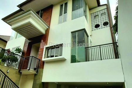 Sewa Rumah Modern Minimalis Siap Huni 4BR Ada Kolam Renang di Jalan Duta Pondok Indah, Dekat JIS Terogong, Simatupang, Cilandak, Kebayoran Lama Jaksel