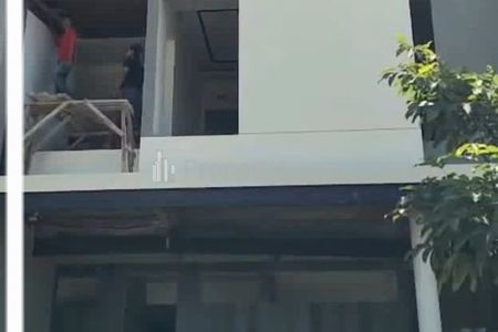 Dijual Rumah Baru Citraland Crystal Golf Surabaya Barat - New Modern 3 Lantai - Lokasi Terdepan - Hadap Selatan - Siap Huni